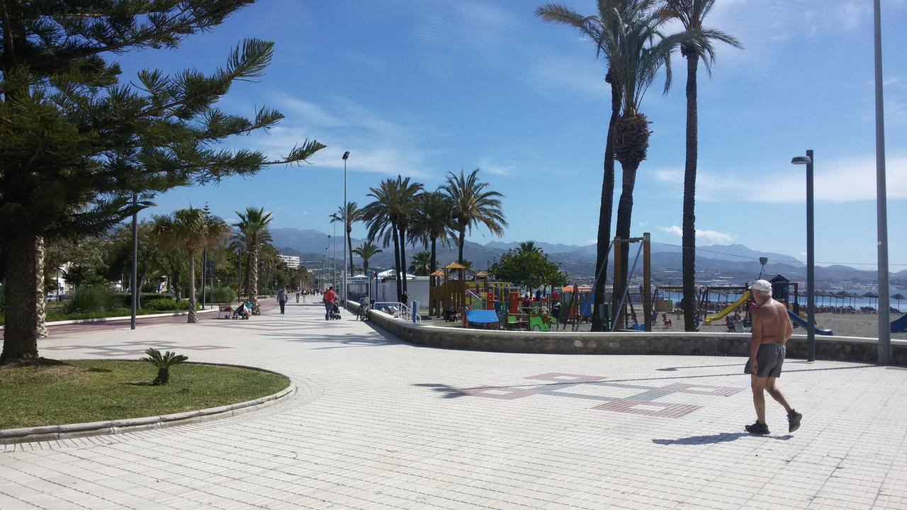 Mares - Atic Apartment Torre Del Mar Exterior photo